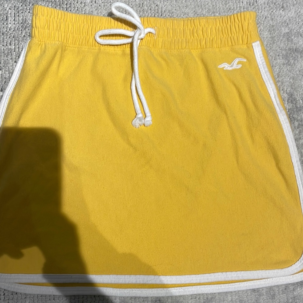 Yellow with white strips cloth skirt from Hollister